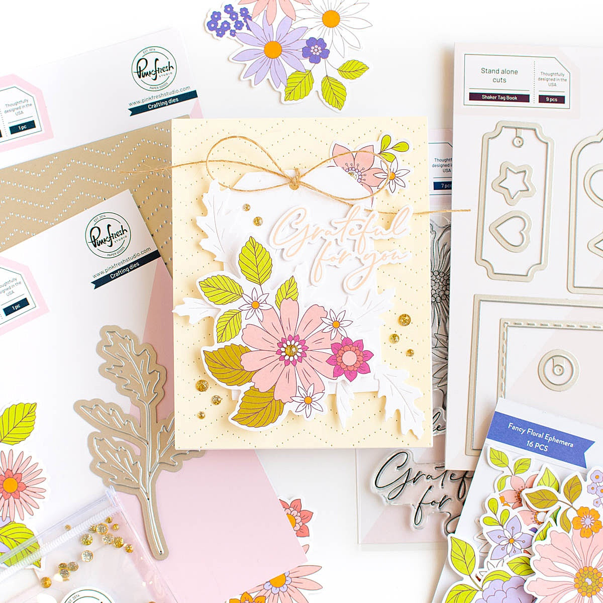 Pinkfresh Studio Die Set-Shaker Tag Book