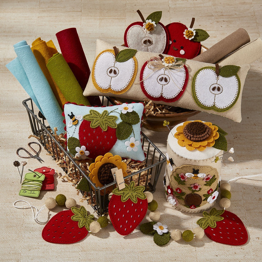 Spellbinders Etched Dies By Nichol Spohr-Felt Floral Beehive